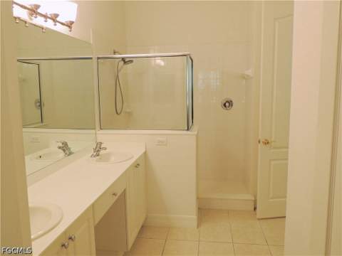 6020 Jonathans Bay Cir 202, Fort Myers FL - photo 17 of 18