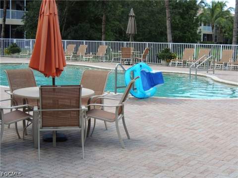 6020 Jonathans Bay Cir 202, Fort Myers FL - photo 6 of 18