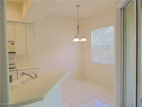 6020 Jonathans Bay Cir 202, Fort Myers FL - photo 8 of 18