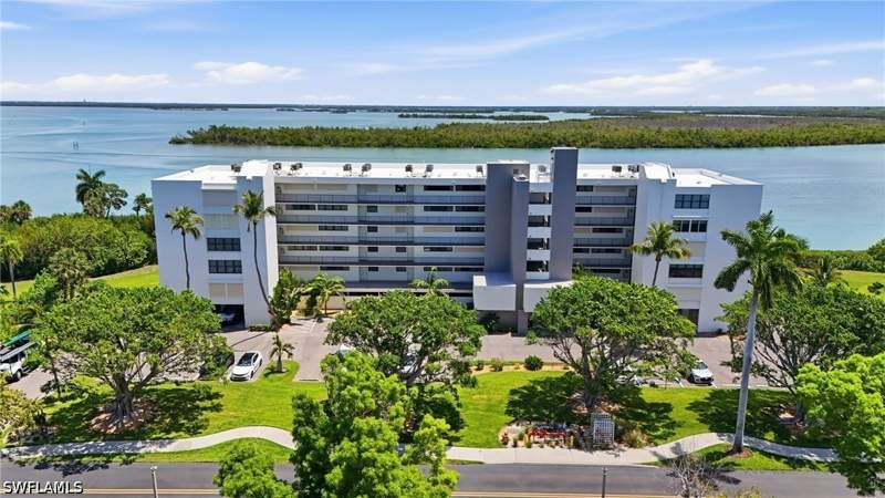 2 bedroom Condominium at 4223 Bay Beach Ln 4F, The Palms Of Bay Beach, Fort Myers Beach — photo 2