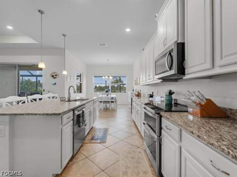 3271 Baravaldo Cir, Cape Coral FL - photo 12 of 50