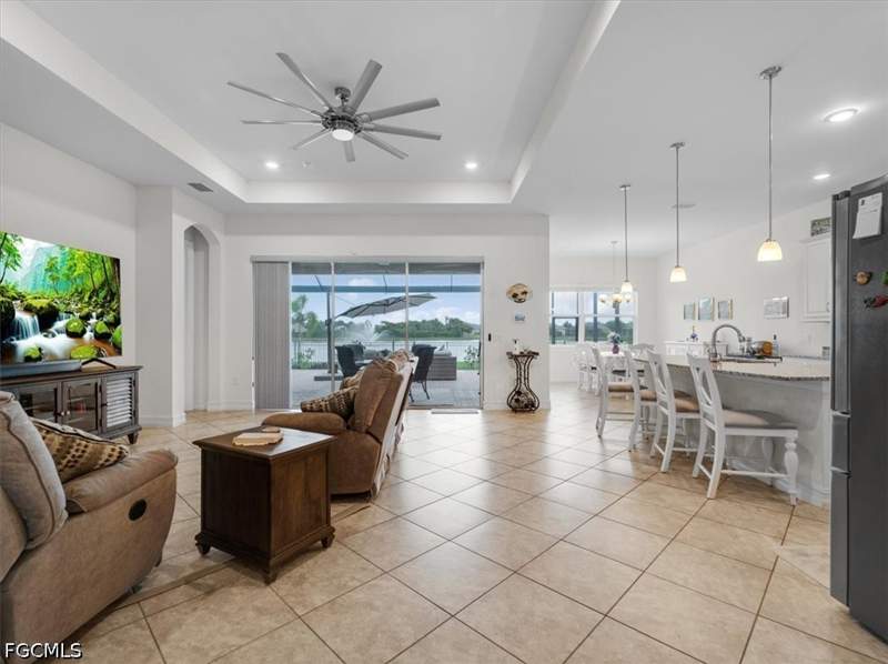 3 bedroom SingleFamilyResidence at 3271 Baravaldo Cir, Entrada, Cape Coral — photo 4