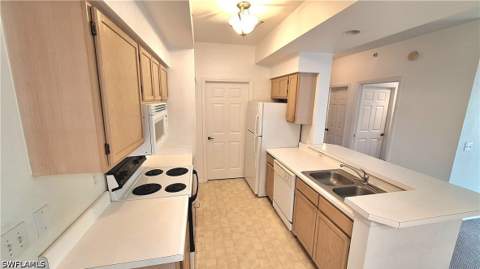 4645 Saint Croix Ln 1324, Naples FL - photo 6 of 18