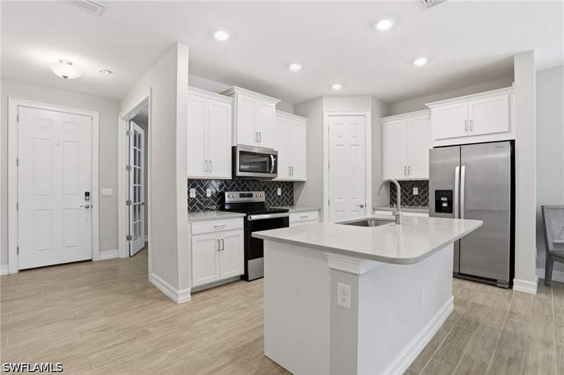 2 bedroom SingleFamilyResidence at 28009 Seasons Tide Ave, Seasons At Bonita, Bonita Springs — photo 2