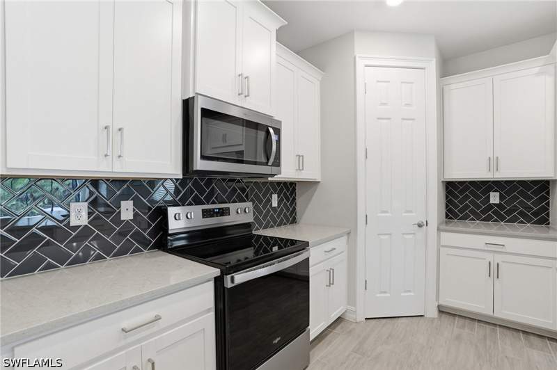 2 bedroom SingleFamilyResidence at 28009 Seasons Tide Ave, Seasons At Bonita, Bonita Springs — photo 4
