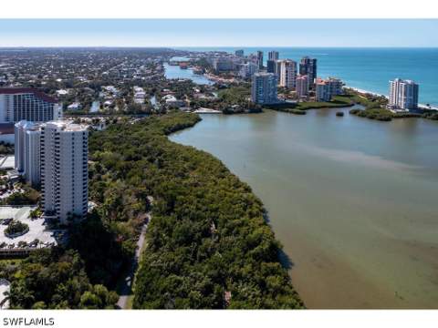 5555 Heron Point Dr 902, Naples FL - photo 13 of 29