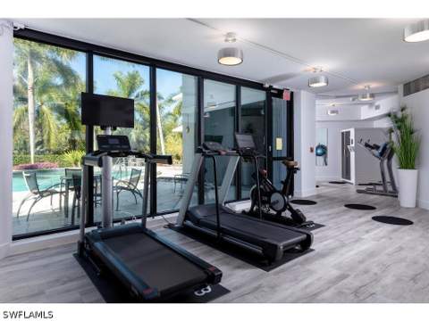 5555 Heron Point Dr 902, Naples FL - photo 15 of 29