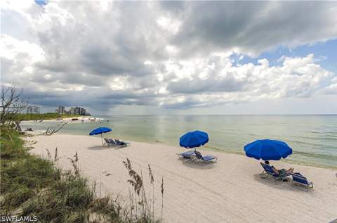 5555 Heron Point Dr 902, Naples FL - photo 16 of 29
