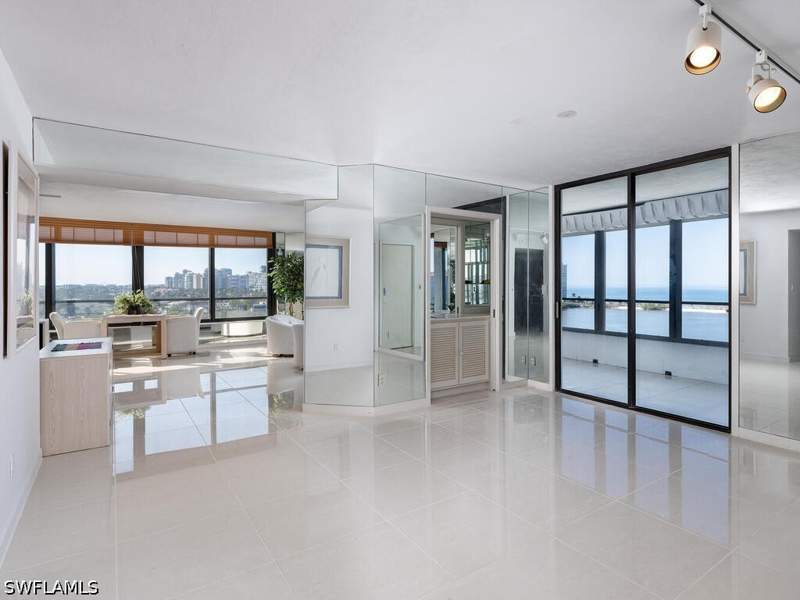 2 bedroom Condominium at 5555 Heron Point Dr 902, Heron At Pelican Bay, Naples — photo 4