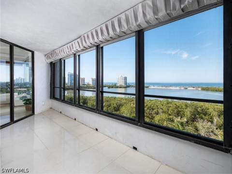 5555 Heron Point Dr 902, Naples FL - photo 9 of 29