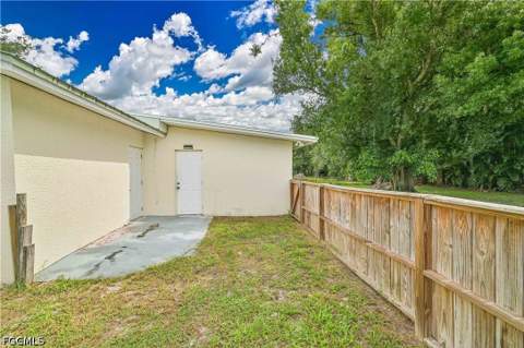 1130 Travis Ave, North Fort Myers FL - photo 19 of 22
