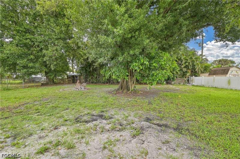 3 bedroom SingleFamilyResidence at 1130 Travis Ave, North Fort Myers, North Fort Myers — photo 2