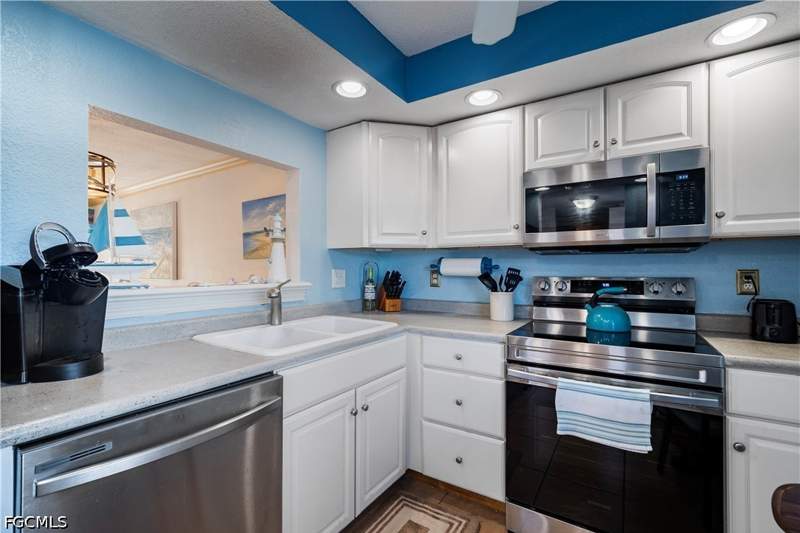 1 bedroom Condominium at 1700 Pine Valley Dr 208, Seven Lakes, Fort Myers — photo 4