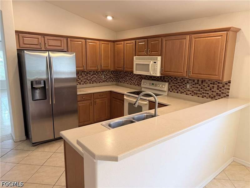 4 bedroom SingleFamilyResidence at 9728 Gladiolus Bulb Loop, Gladiolus Preserve, Fort Myers — photo 3