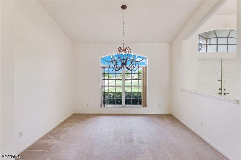 3 bedroom SingleFamilyResidence at 615 SE 19th Ct, Cape Coral, Cape Coral — photo 2