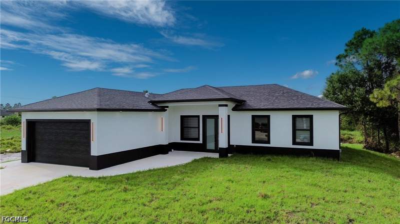 3 bedroom SingleFamilyResidence at 3508 29th St SW, Lehigh Acres, Lehigh Acres — photo 2