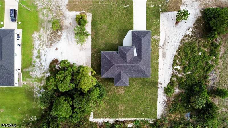 3 bedroom SingleFamilyResidence at 3508 29th St SW, Lehigh Acres, Lehigh Acres — photo 3
