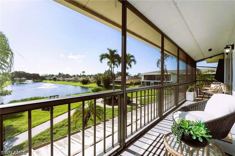 2 bedroom Condominium at 185 Palm Dr 18L, Glades Country Club, Naples — photo 2