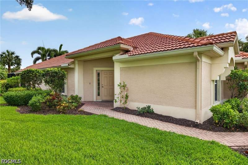 3 bedroom SingleFamilyResidence at 9550 Hemingway Ln, Oak Run, Fort Myers — photo 4