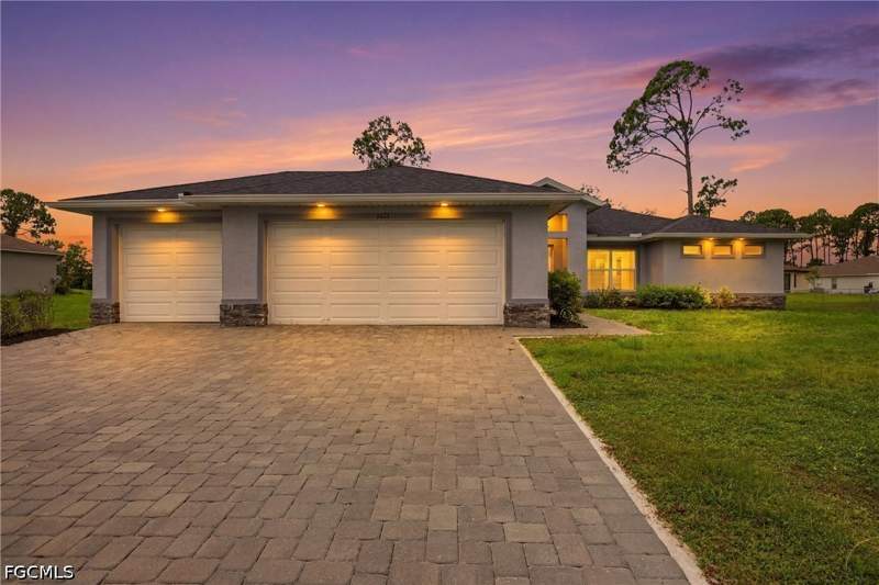 4 bedroom SingleFamilyResidence at 1024 NE 33rd Ln, Cape Coral, Cape Coral — photo 2