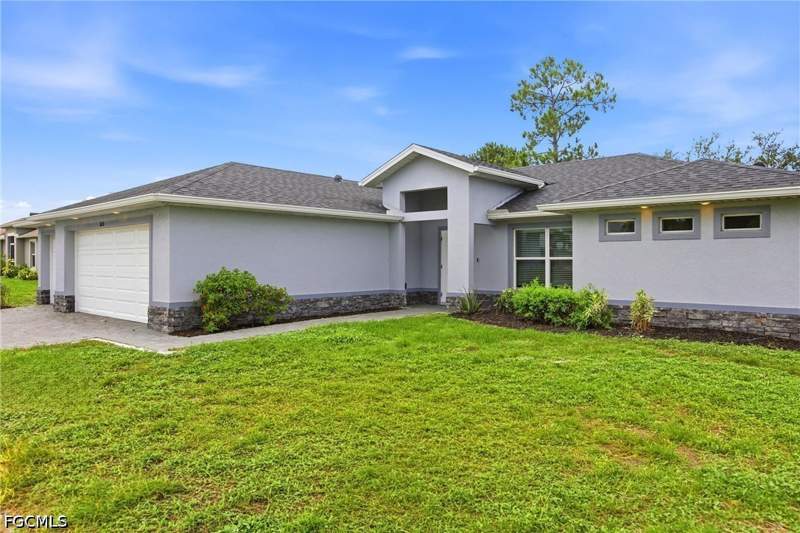 4 bedroom SingleFamilyResidence at 1024 NE 33rd Ln, Cape Coral, Cape Coral — photo 3