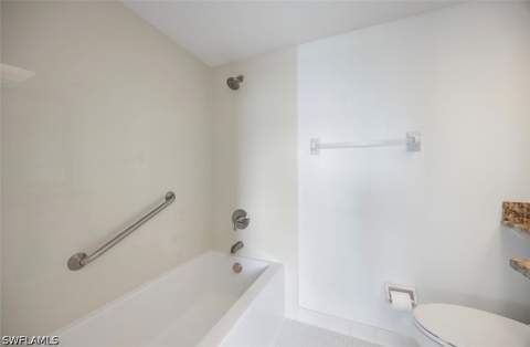 37 High Point Cir E 602, Naples FL - photo 18 of 33