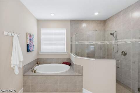 18699 Ensenada Dr, Naples FL - photo 17 of 50