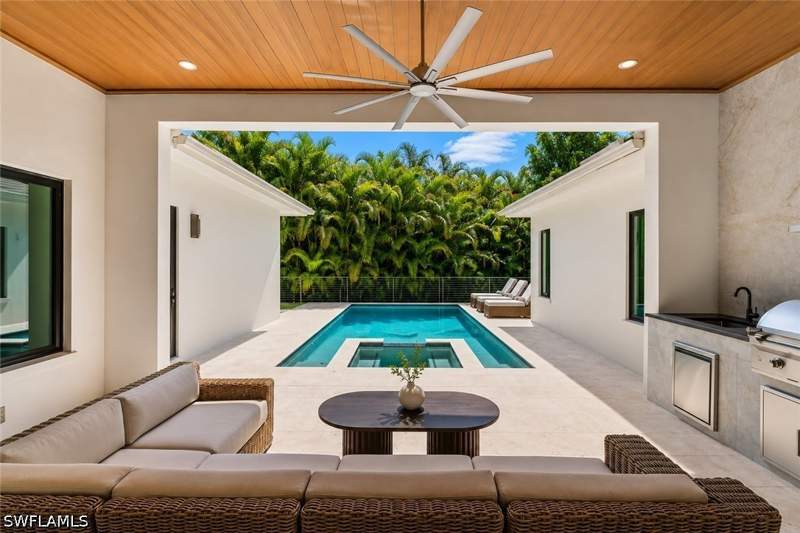 5 bedroom SingleFamilyResidence at 1364 Cypress Woods Dr, Cypress Woods Estates, Naples — photo 2