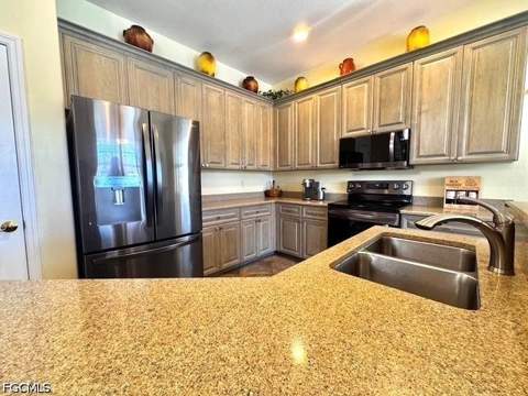 2560 Keystone Lake Dr, Cape Coral FL - photo 11 of 48