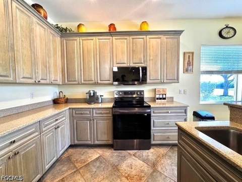 2560 Keystone Lake Dr, Cape Coral FL - photo 15 of 48