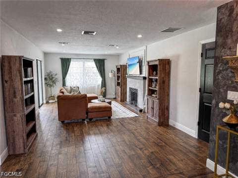 1019 Wyomi Dr, Fort Myers FL - photo 18 of 50