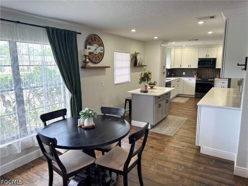 2 bedroom SingleFamilyResidence at 1019 Wyomi Dr, Whiskey Creek Terrace, Fort Myers — photo 3