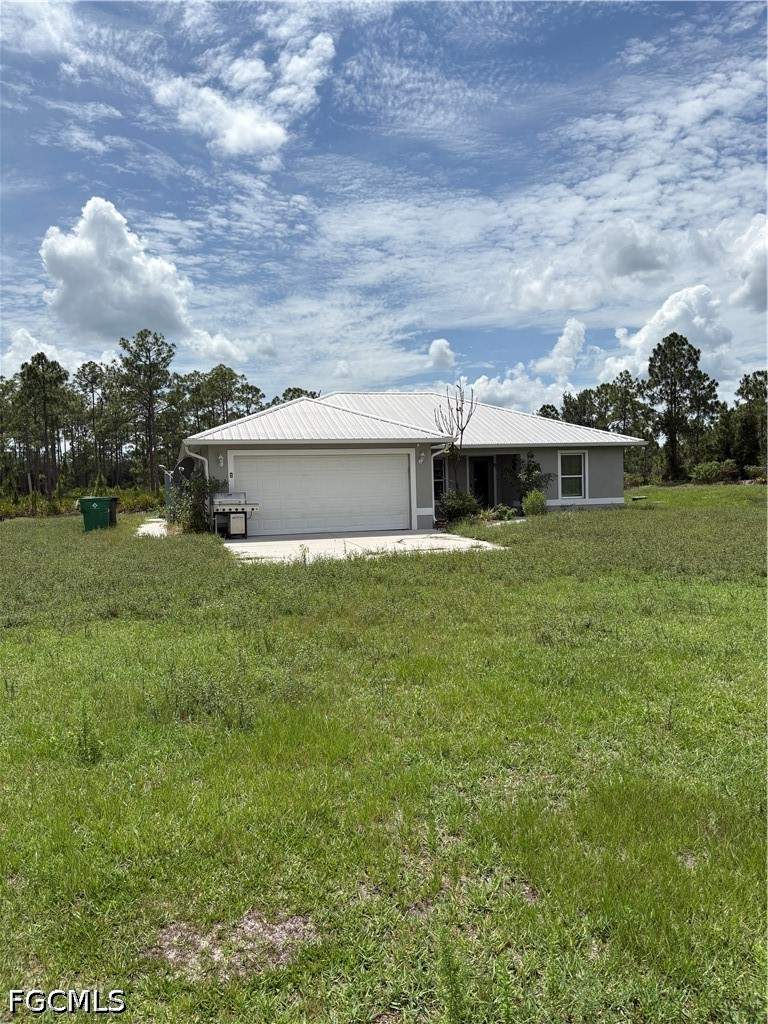 3 bedroom SingleFamilyResidence at 2872 Secretariat Dr, Muse, Labelle — photo 2