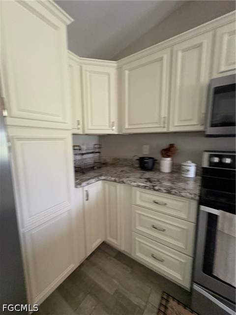 2872 Secretariat Dr, Labelle FL - photo 6 of 30