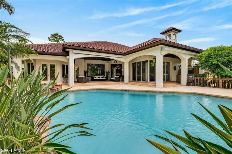 3 bedroom SingleFamilyResidence at 430 29th St NW, Golden Gate Estates, Naples — photo 2