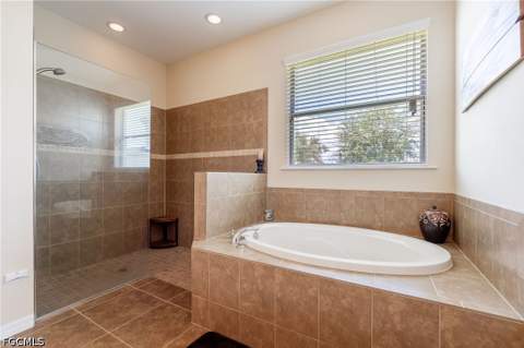 2466 Ashbury Cir, Cape Coral FL - photo 22 of 45