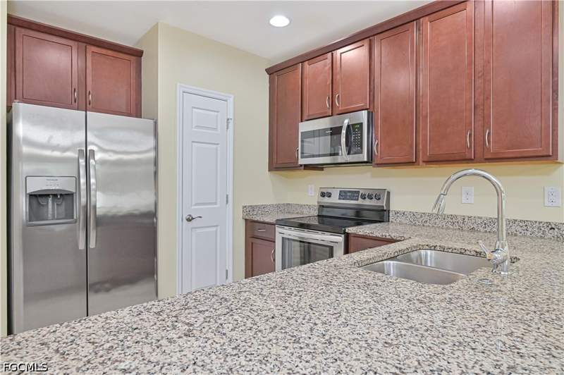 3 bedroom Townhouse at 3739 Crofton Ct, Lindsford, Fort Myers — photo 4