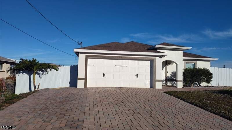 4 bedroom SingleFamilyResidence at 2017 NW 1st Ave, Cape Coral, Cape Coral — photo 2