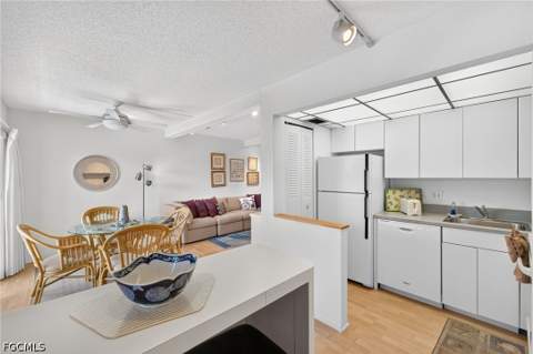 1250 Tennisplace Ct E22, Sanibel FL - photo 7 of 26