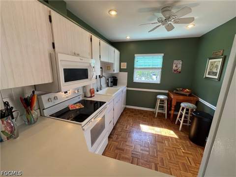 1515 Edgewater Cir, Fort Myers FL - photo 12 of 37