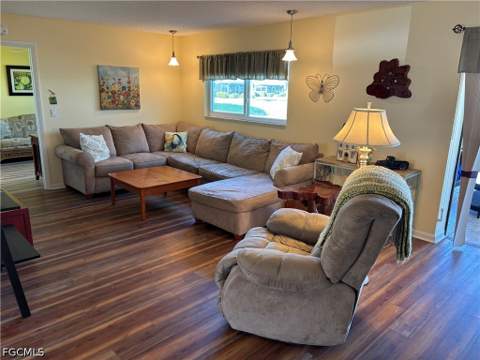 1515 Edgewater Cir, Fort Myers FL - photo 15 of 37
