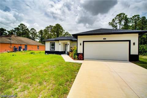 1020 Carroll St E, Lehigh Acres FL - photo 22 of 31