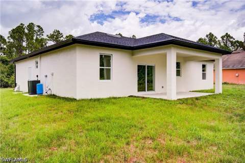 1020 Carroll St E, Lehigh Acres FL - photo 23 of 31
