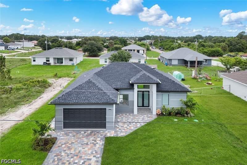 3 bedroom SingleFamilyResidence at 3005 Ida Ave S, Lehigh Acres, Lehigh Acres — photo 4