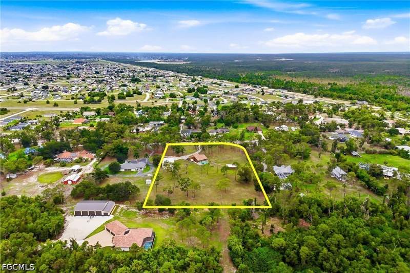 3 bedroom SingleFamilyResidence at 17140 Pleasure Rd, The Woods Subdivision, Cape Coral — photo 5