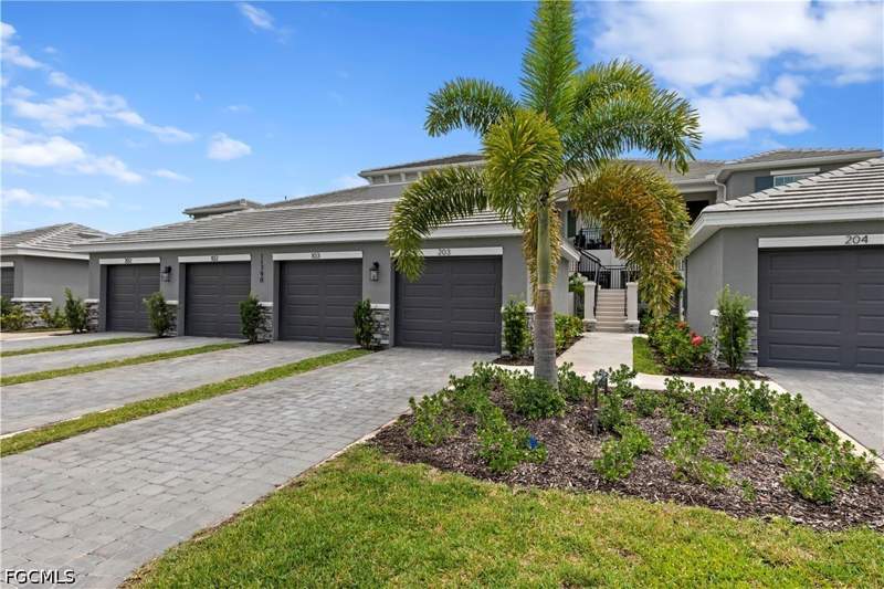 2 bedroom Condominium at 11790 Venetian Lagoon Dr 103, Esplanade Lake Club, Fort Myers — photo 2