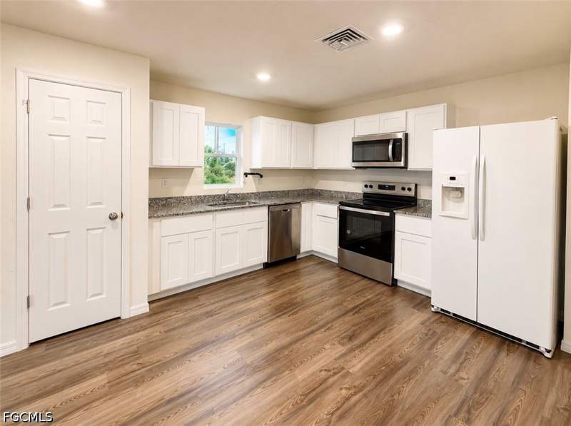 3 bedroom SingleFamilyResidence at 936 Panda Dr, Lehigh Acres, Lehigh Acres — photo 4