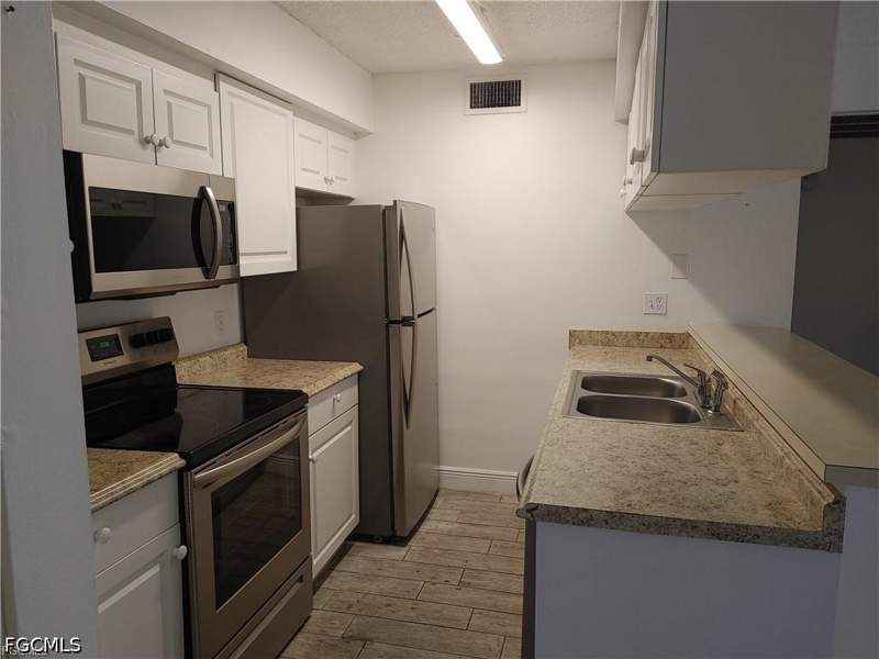2 bedroom Condominium at 5311 Summerlin Rd 1109, Mystic Gardens, Fort Myers — photo 4
