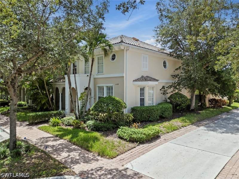 3 bedroom Townhouse at 6112 Towncenter Cir, Island Walk, Naples — photo 2