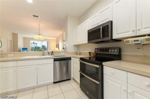 8247 Parkstone Pl 206, Naples FL - photo 11 of 35